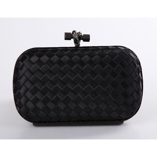 Bottega Veneta pochette con nodo in raso nero 113085 nera