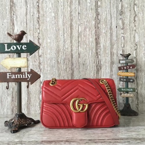 Borsa a tracolla Gucci GG Marmont Matelasse 443497 rossa