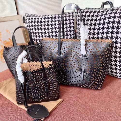Borsa tote in pelle originale traforata Alaia A3658 nera