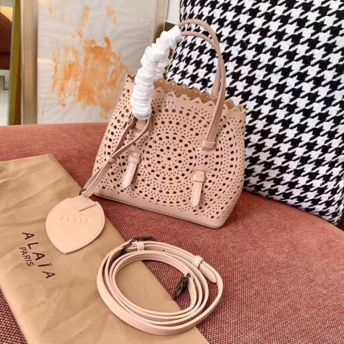 Borsa tote in pelle originale traforata Alaia A3658 color carne