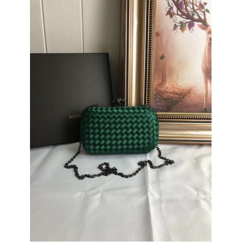 BOTTEGA VENETA Pochette in raso con rifiniture in pelle di serpente con nodo 62548 verde