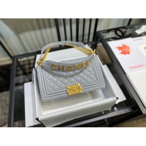 Borsa con patta BOY CHANEL A67086 grigia