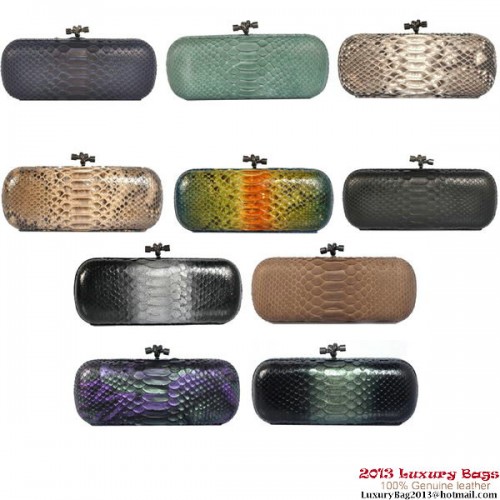 Pochette con nodo in pelle di pitone 8651L di Bottega Veneta