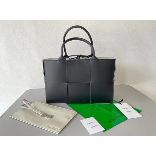 Bottega Veneta ARCO TOTE 652867 black&white