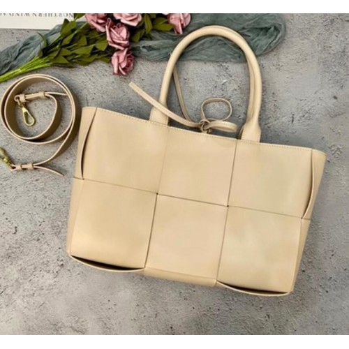 Bottega Veneta ARCO TOTE Borsa tote piccola in pelle martellata intrecciata 652867 albicocca