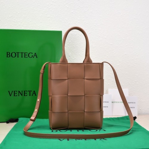 Bottega Veneta Mini Cassette Tote Bag 709341 marrone