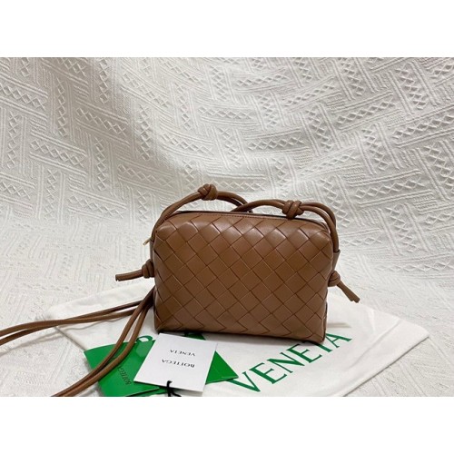 Borsa a tracolla Bottega Veneta Mini in pelle intrecciata 680254 marrone