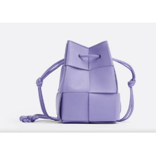 Bottega Veneta Mini intreccio leather crossbody bucket bag 680217 Wisteria