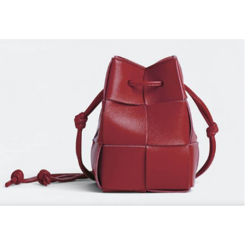 Borsa a secchiello Bottega Veneta Mini in pelle intreccio 680217 rossa