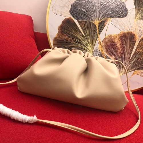 Bottega Veneta Borsa a tracolla morbida in nappa di agnello 9722 Nude