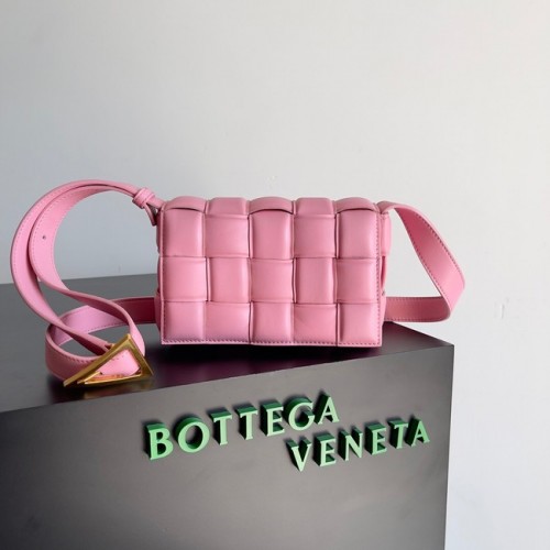 Bottega Veneta Piccola cassetta imbottita 717506 rosa
