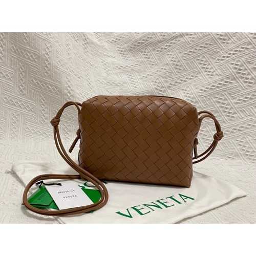 Bottega Veneta Borsa a tracolla piccola in pelle intrecciata 680255 Marrone