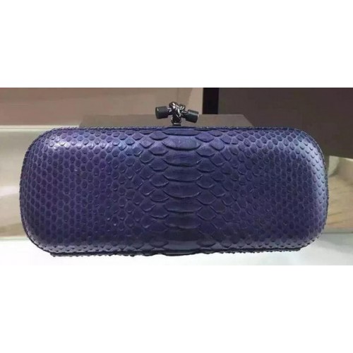 Pochette con nodo in pelle di serpente Bottega Veneta 8651K