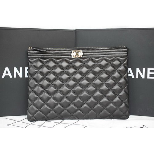 Boy Chanel Chevron Pochette in pelle di agnello nera A69253