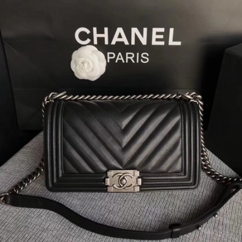 Boy Chanel Flap Bag Original Chevron Leather A67086V Nero