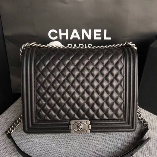 Boy Chanel Borsa a tracolla con patta nera Pelle di montone originale A67087 Argento