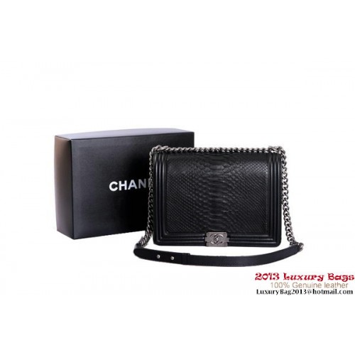 Boy Chanel Borsa a tracolla con patta in vera pelle di serpente A37005 nera