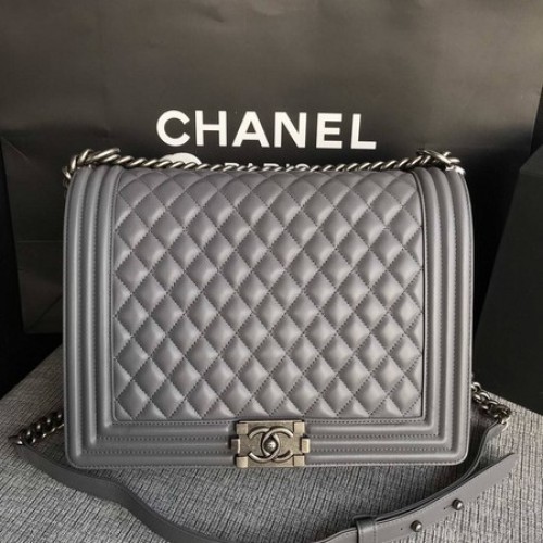 Boy Chanel Borsa a tracolla con patta grigia Pelle di montone originale A67087 Argento