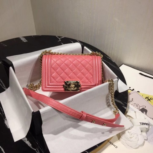 Boy Chanel Borsa a tracolla con patta originale in pelle rosa A67085 oro