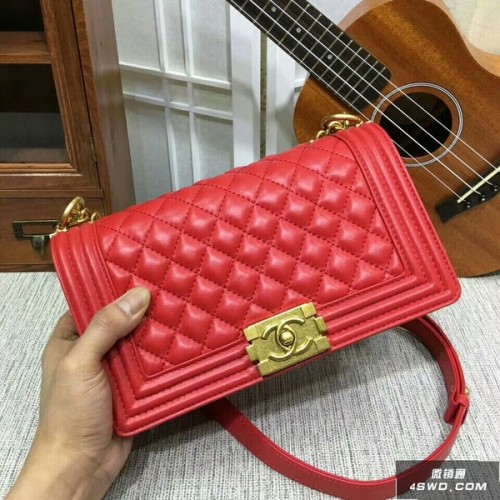 Boy Chanel Borsa a tracolla con patta Pelle di montone 67086A Rosso