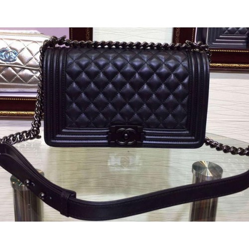Boy Chanel Borsa a tracolla con patta in pelle di montone A67086 nera