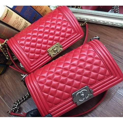 Boy Chanel Borsa a tracolla con patta in pelle di montone A67086 rossa