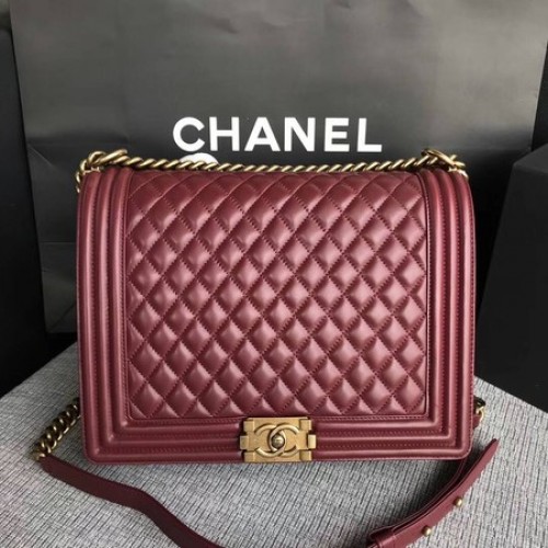 Borsa a tracolla con patta Chanel Boy Vino Pelle di montone originale A67087 Oro