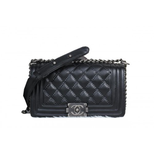 Boy Chanel Borsa a tracolla con patta in pelle di vitello A8013 nera