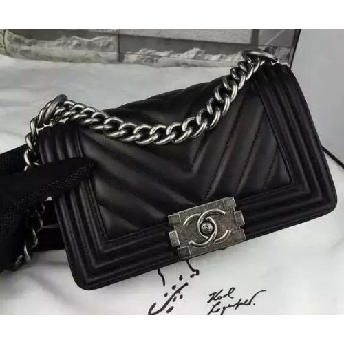 Boy Chanel mini borsa con patta pelle di montone originale Chevron A5707 nera