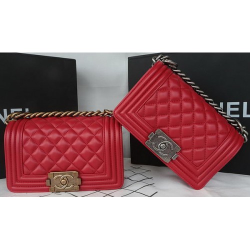 Boy Chanel mini borsa con patta pelle di pecora originale A67085 rosso scuro