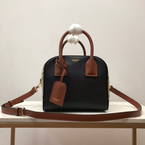 BurBerry Borsa a tracolla in pelle 80193 nera