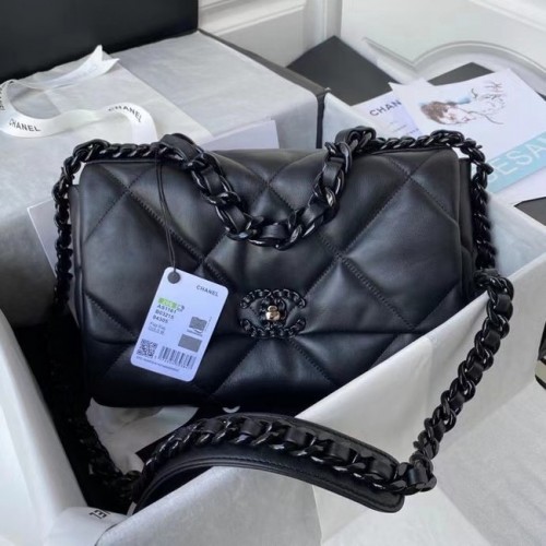 CHANEL Borsa con patta 19 in pelle di agnello AS1160 AS1161 nera