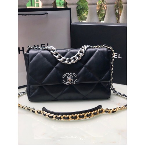 CHANEL Borsa con patta 19 in pelle di agnello AS1161 nera