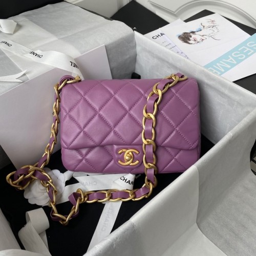 CHANEL Borsa a tracolla con patta in pelle di agnello 2022SS viola