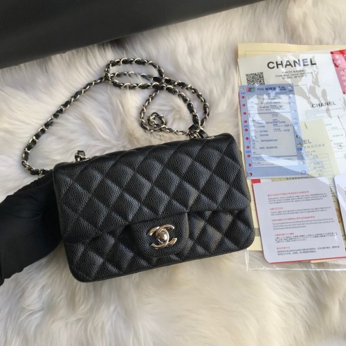 CHANEL Pelle di vitello granulata AS1116 nera
