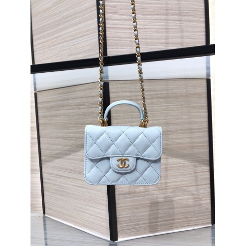 Portafoglio CHANEL micro mini con manico superiore sulla catena AP2200 azzurro