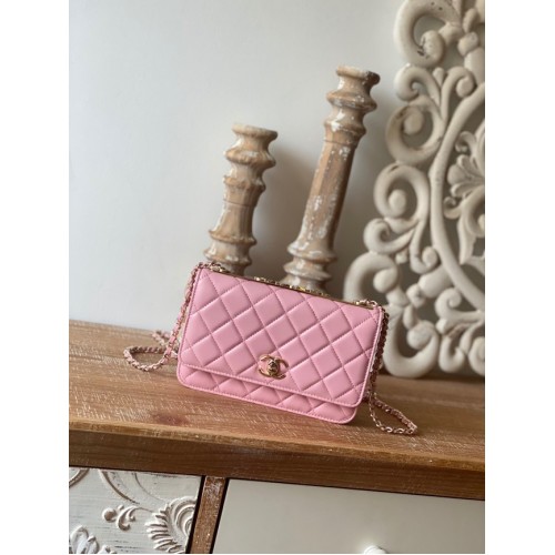 PORTAFOGLIO CHANEL CON CATENA Pelle di agnello in metallo color oro 88632 rosa