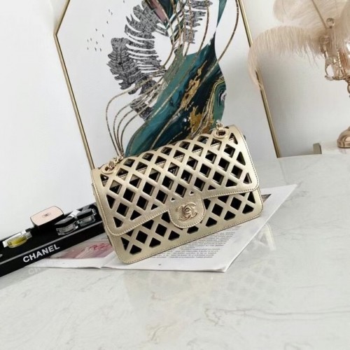 Mini borsa CHANEL con patta AS2370 color oro