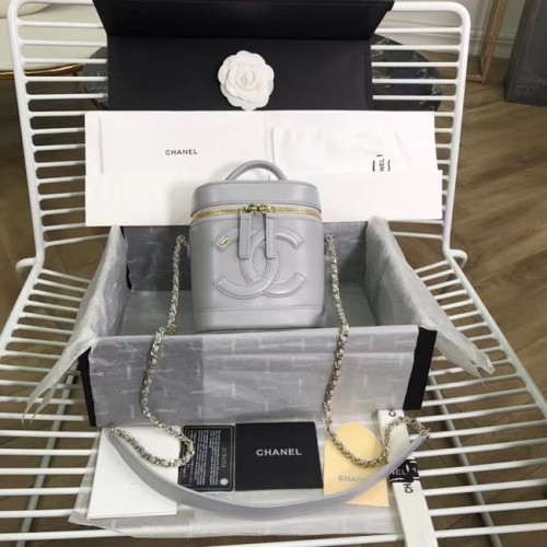 CHANEL beauty case in metallo dorato AS1336 grigio