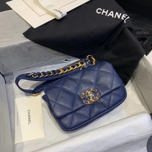 Chanel 19 Bodypack in pelle di montone AS1163 blu scuro