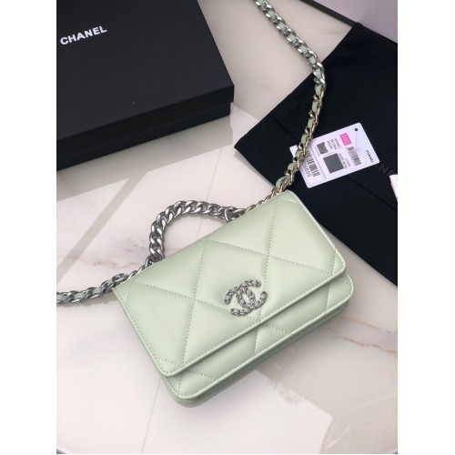 Chanel 19 Classic Portafoglio a catena in pelle di montone AP0957 metallo tono argento verde chiaro