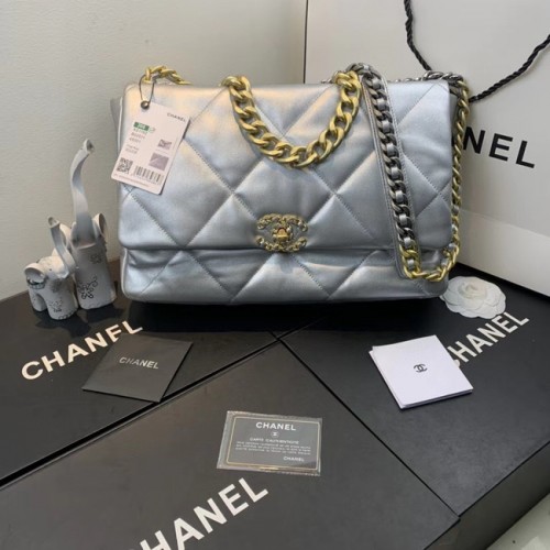 Borsa Chanel 19 con patta AS1161 argento