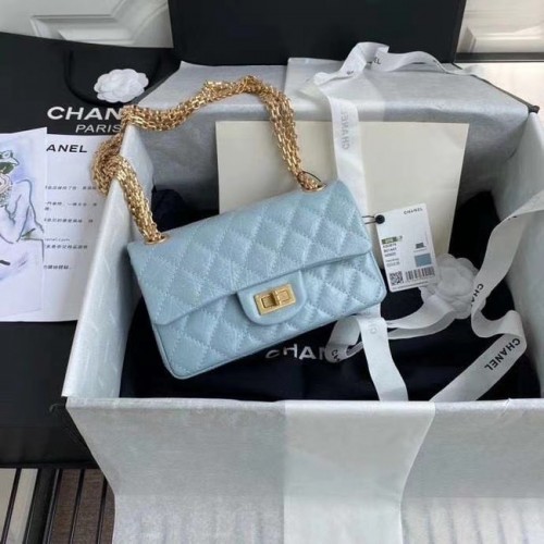 Chanel 2.55 Borsa con patta in pelle di vitello A37586 celeste