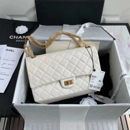 Chanel 2.55 Borsa con patta in pelle di vitello A37587 bianca