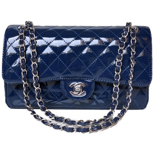 Borsa con patta Chanel serie 2.55 in vernice blu A1112 argento