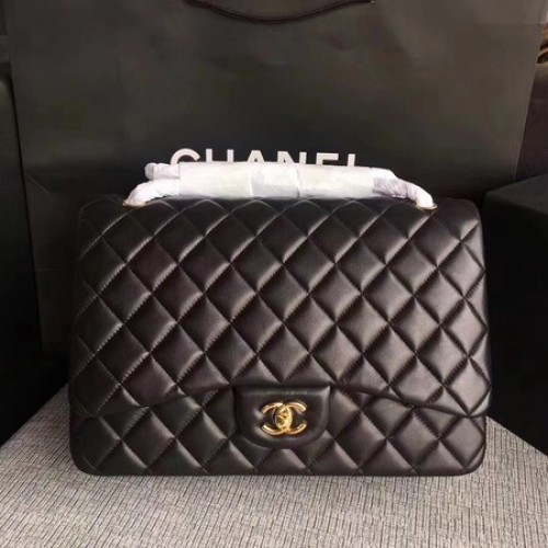 Borsa con patta classica maxi trapuntata Chanel Pelle di montone nera A58601 oro