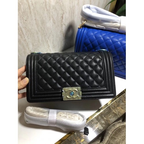 Borsa Chanel Boy Flap Original Caviar in pelle nera a tracolla A67086