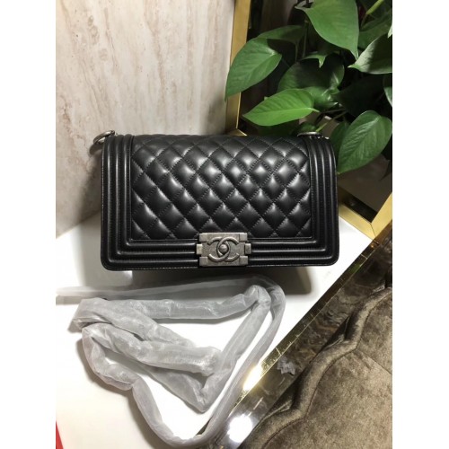 Chanel Boy Flap Borsa a tracolla in pelle di montone originale nera A67086 argento