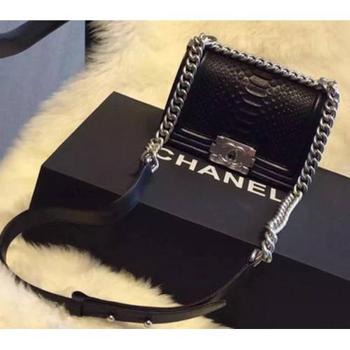 Chanel Boy Borsa a tracolla con patta in pelle di pitone nera A66094 argento