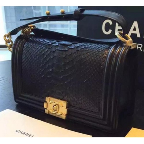 Chanel Boy Borsa a tracolla con patta in pelle di pitone nera A66095 oro